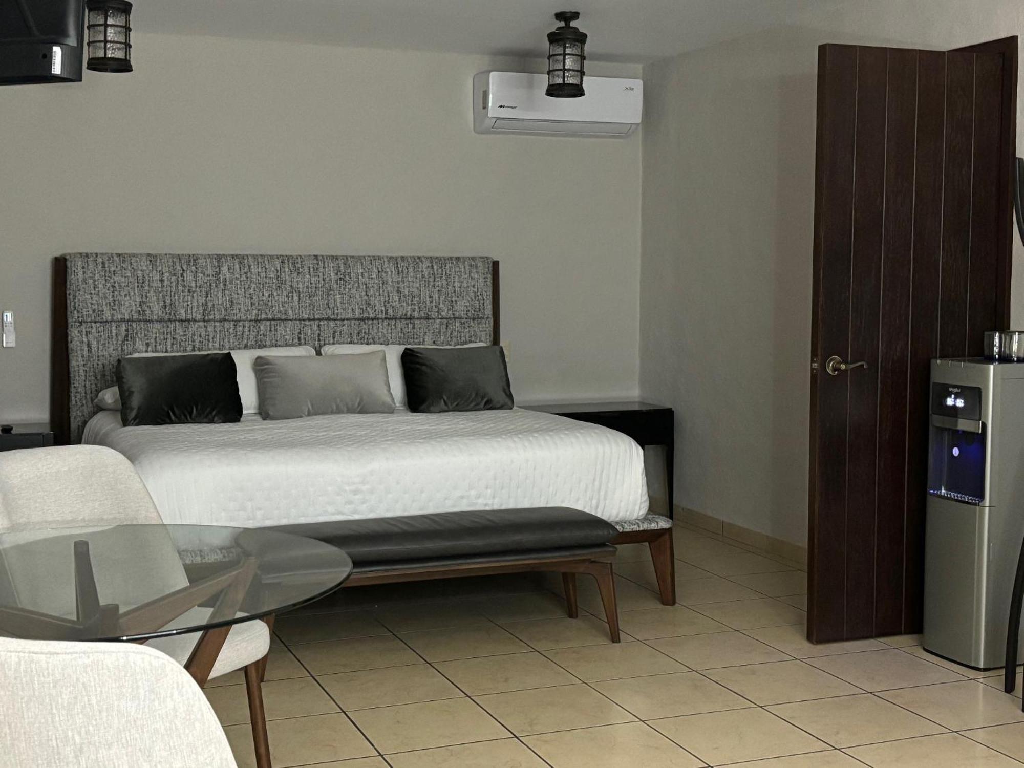 Quinta Don Jose Boutique Hotel Tlaquepaque Room photo